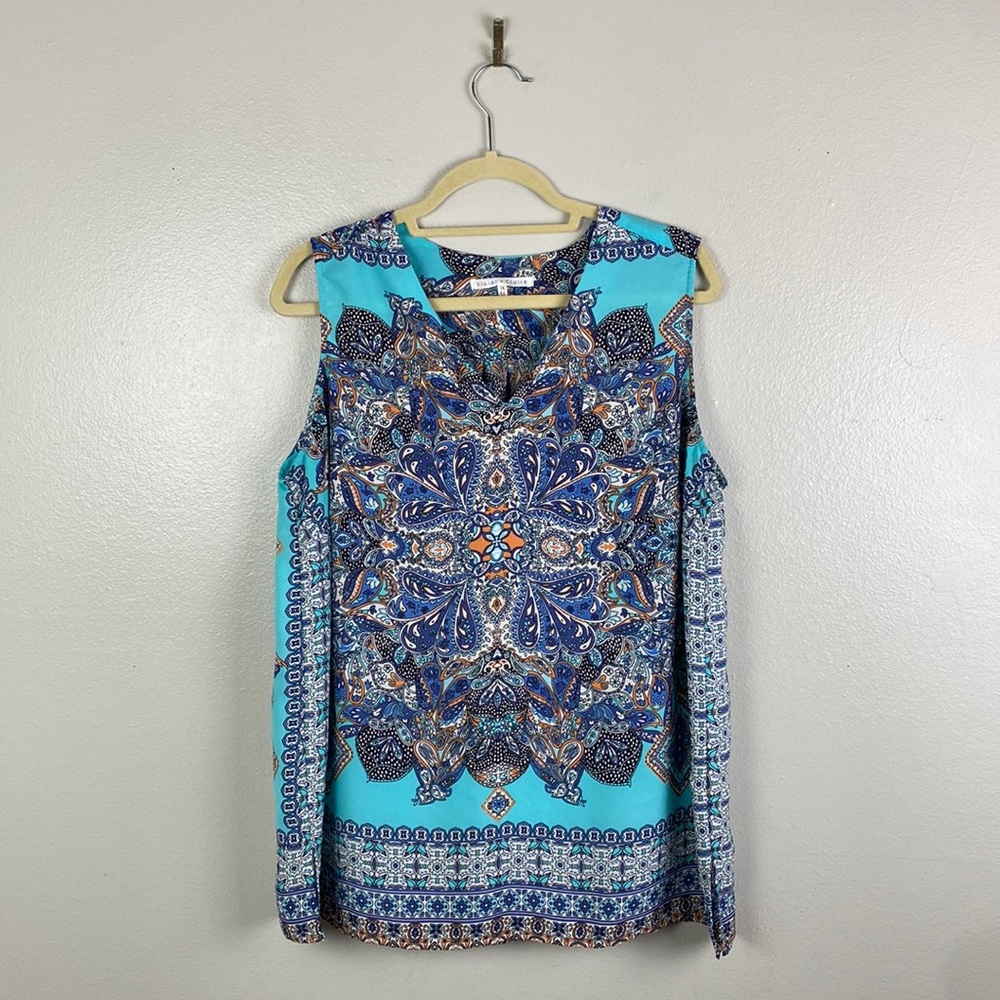 Violet + Claire | Printed Sleeveless V Neck Sleeveless Blouse 1X